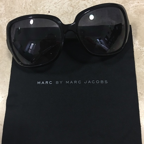 Marc Jacobs Sunglasses - Picture 3 of 5